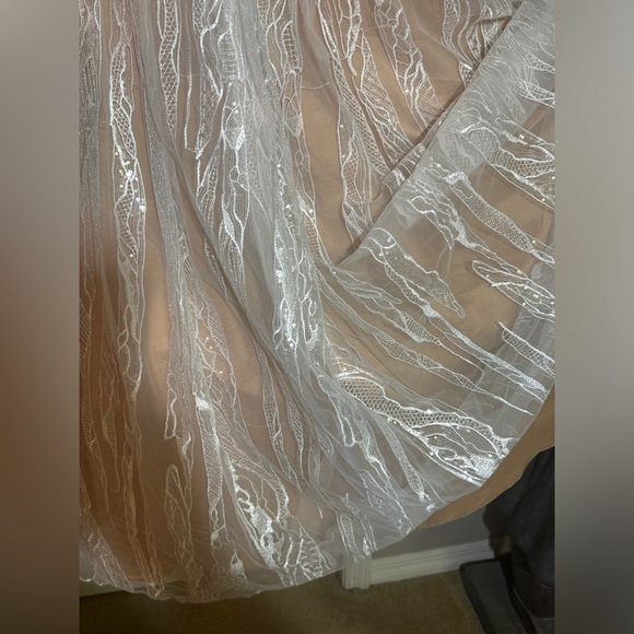 MAC DUGGAL 67563 white gown layers of tulle size 2 - Picture 11 of 11